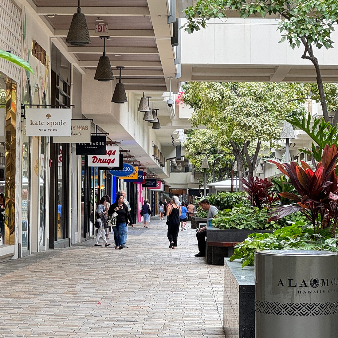 日曜日の朝のアラモアナSC