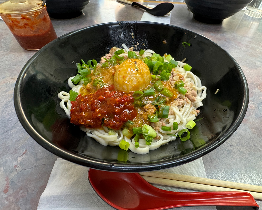 IMG_2056 病みつきの麺料理。