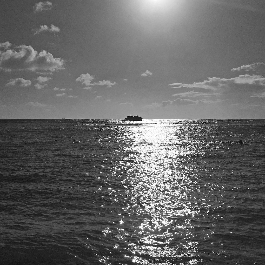 カイマナの座礁船。