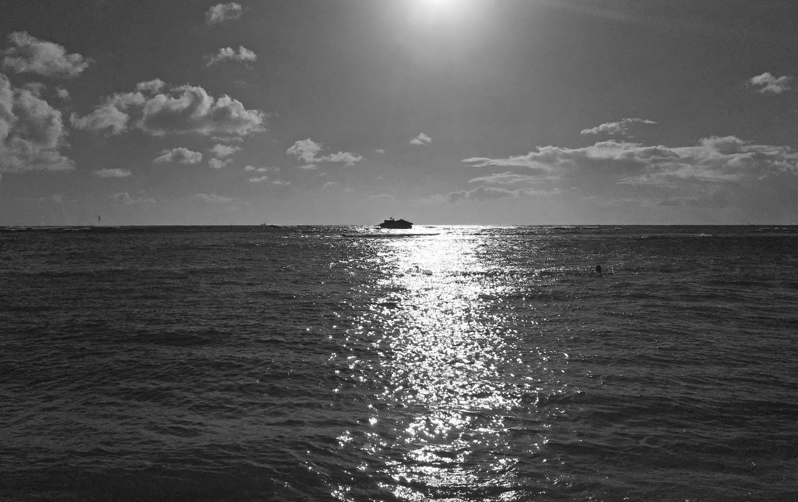 カイマナの座礁船。