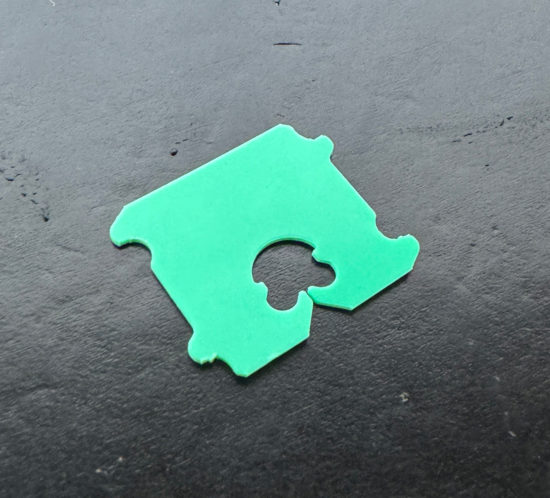 パンの袋をとめるプラスチックのアレ。