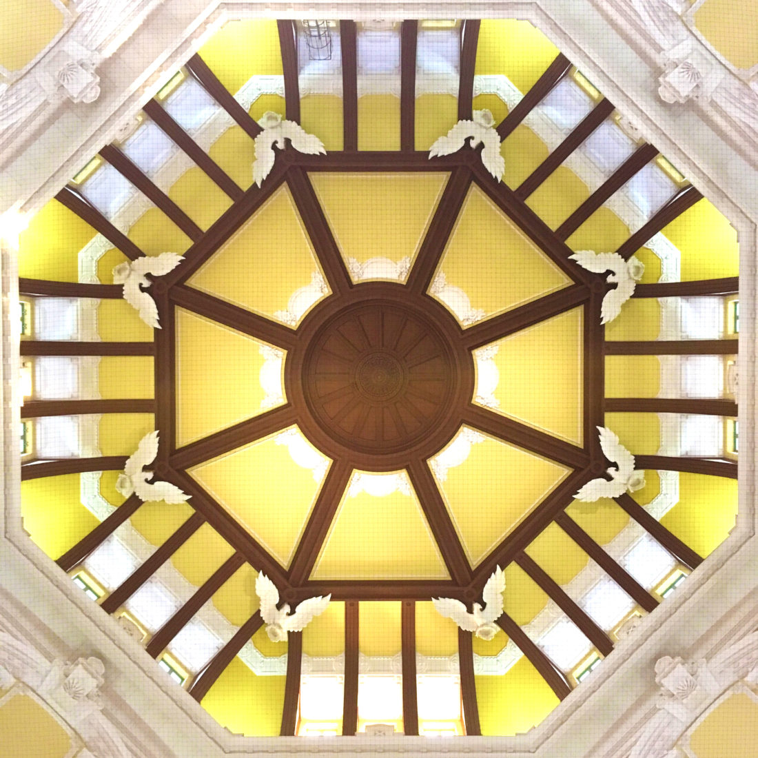 東京駅丸の内駅舎南ドーム天井。