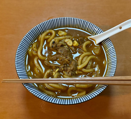 カレーの最終日はカレーうどん。