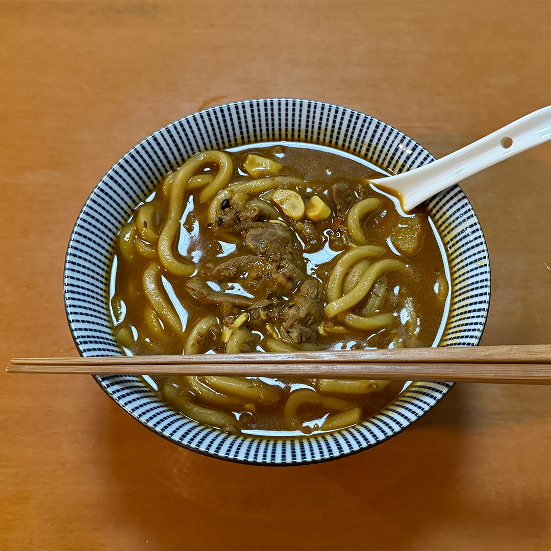 カレーの最終日はカレーうどん。