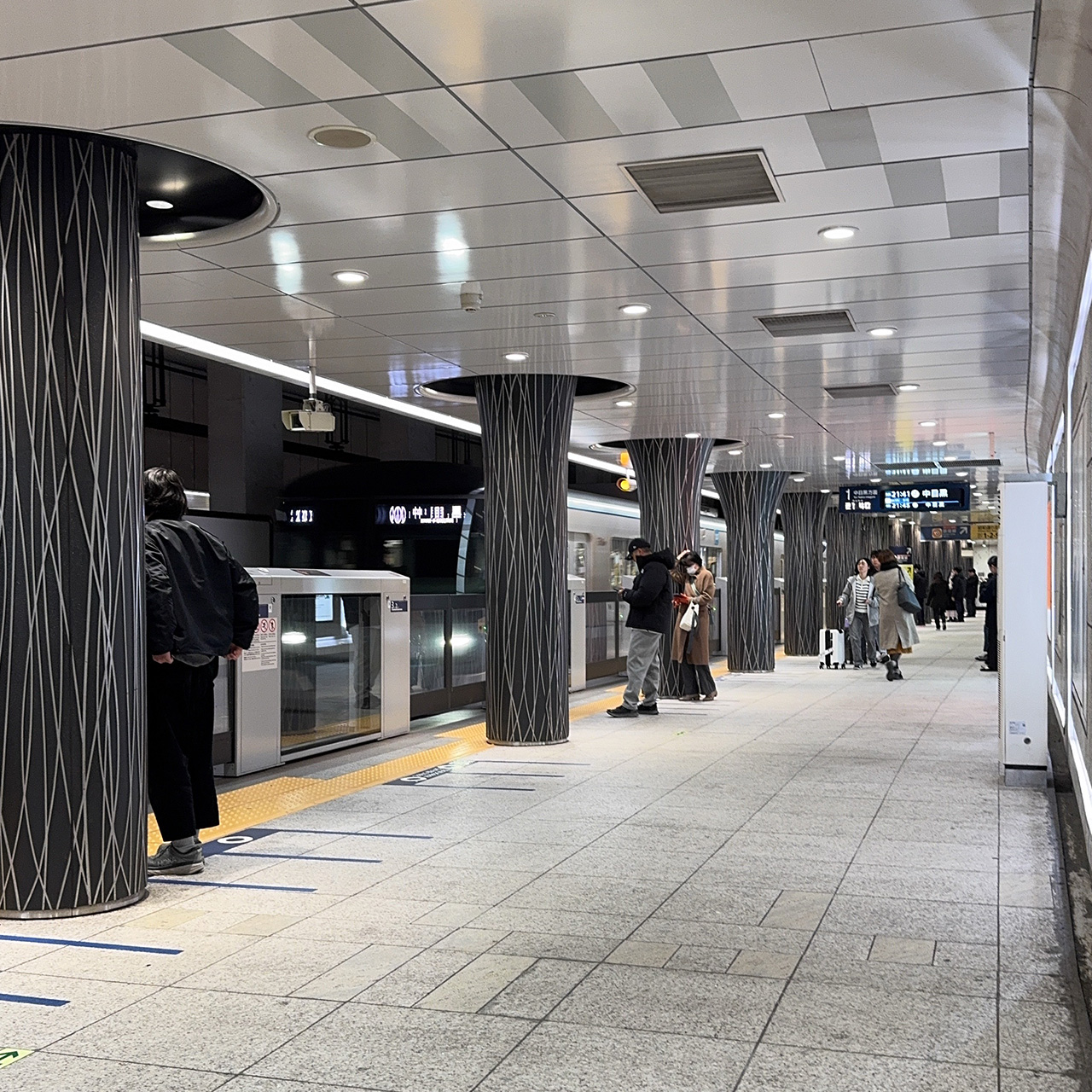 何ともオシャレな東京メトロ。