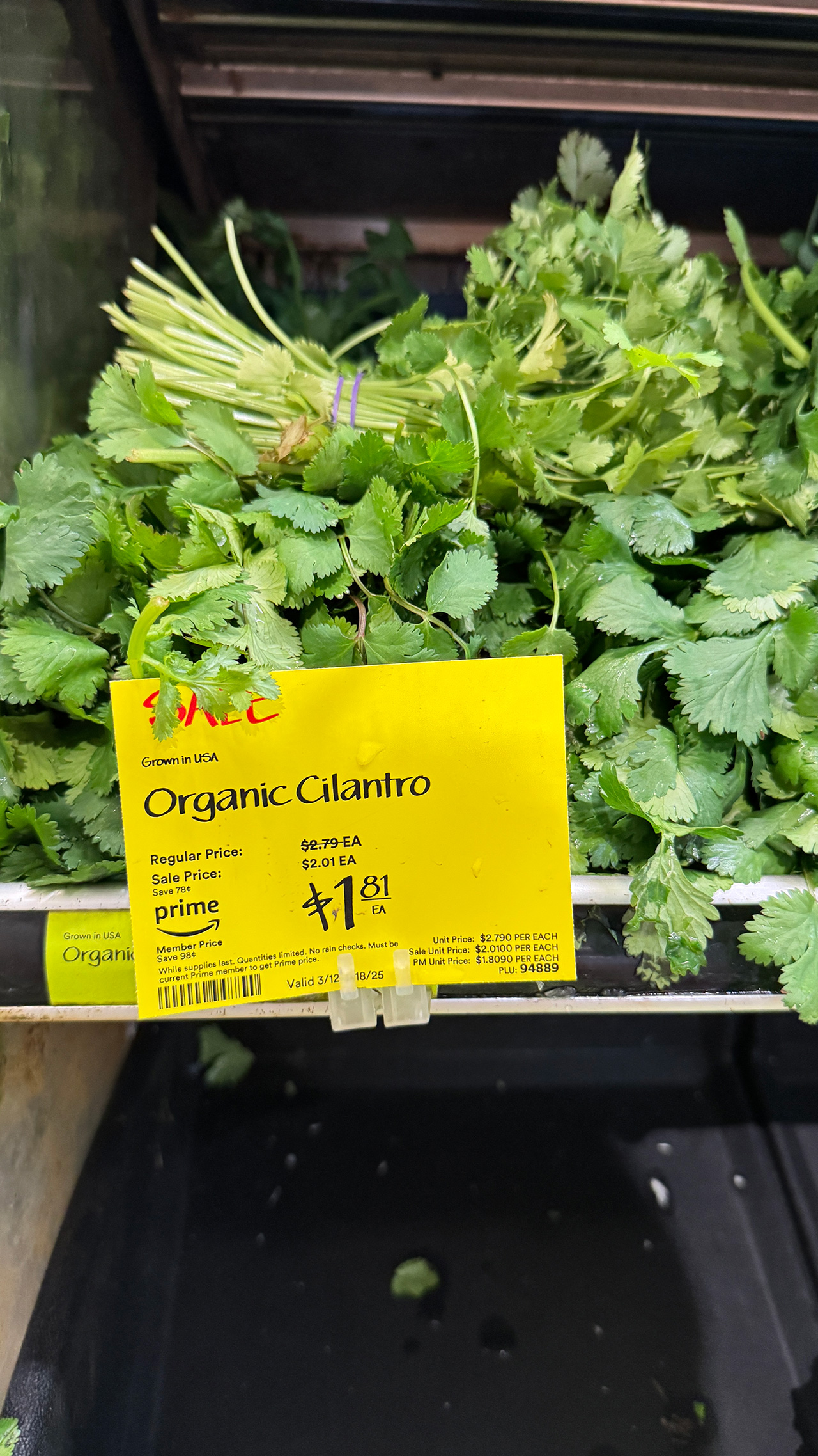 ホールフーズで価格調査。