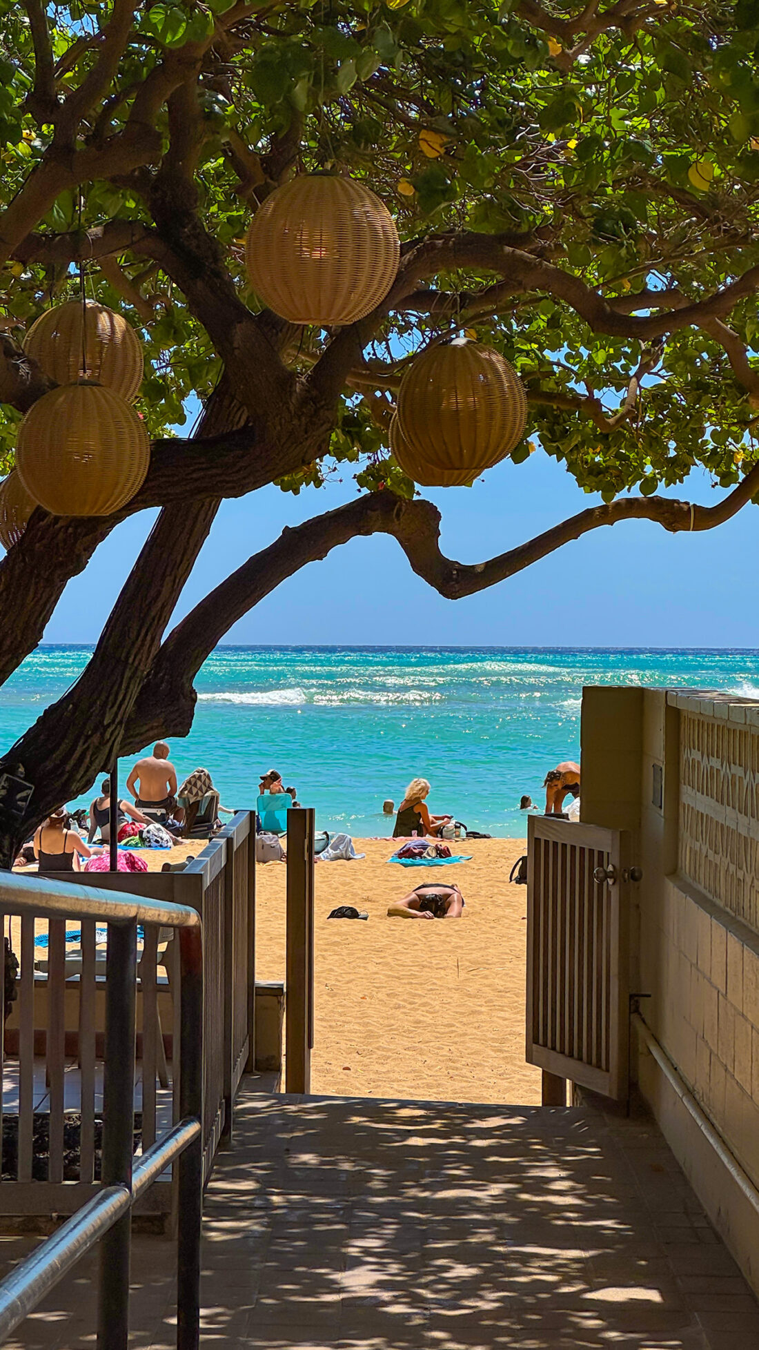 カイマナビーチ。