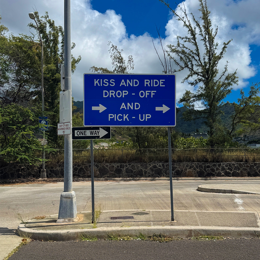 KISS AND RIDE