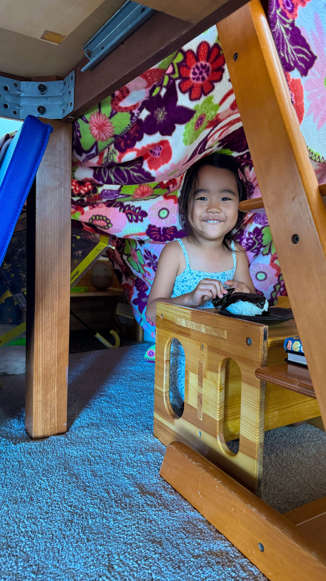 テーブルのした。