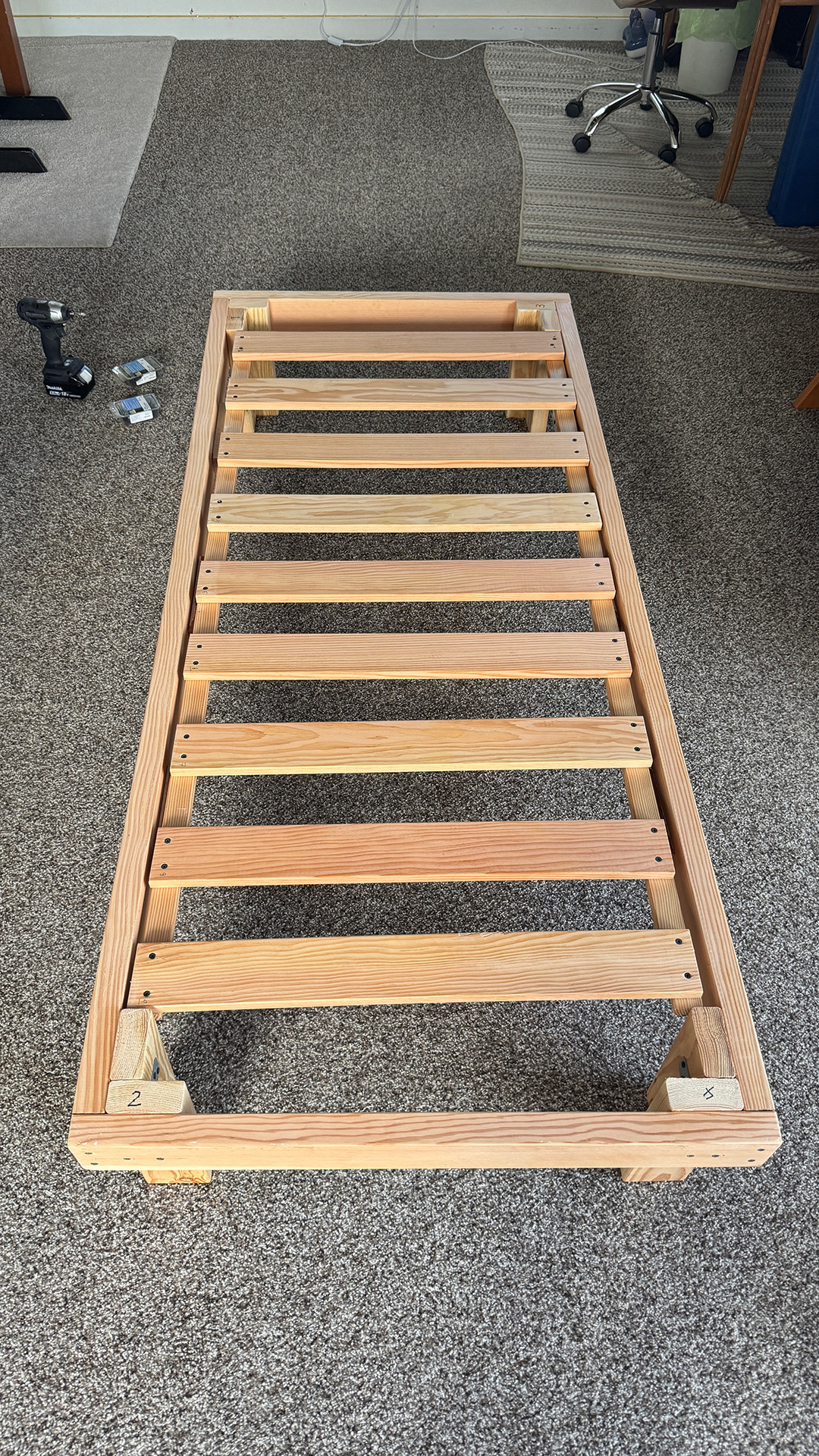 ベッドを作ってみた。 ベッドを作ってみた。