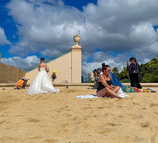 花嫁とシャベル。