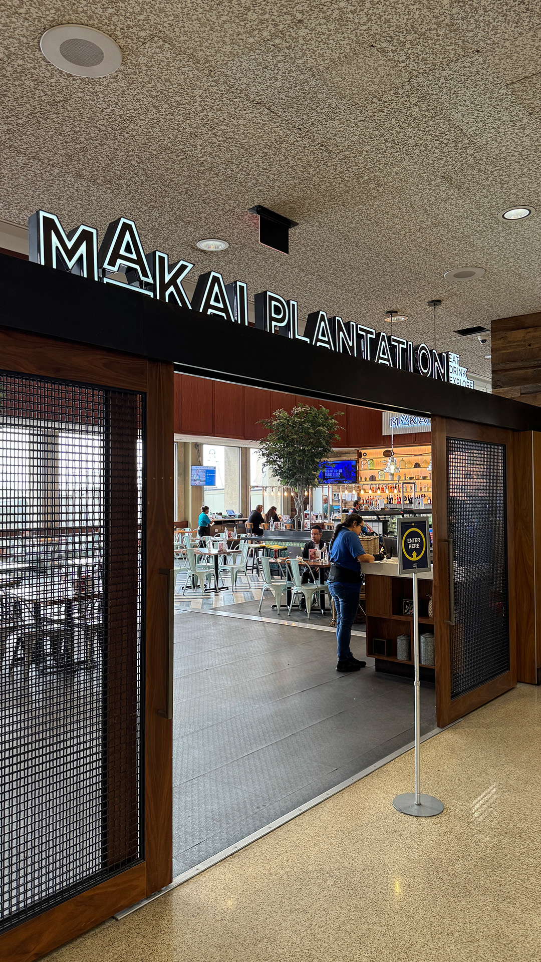 フライトまでの小一時間に。