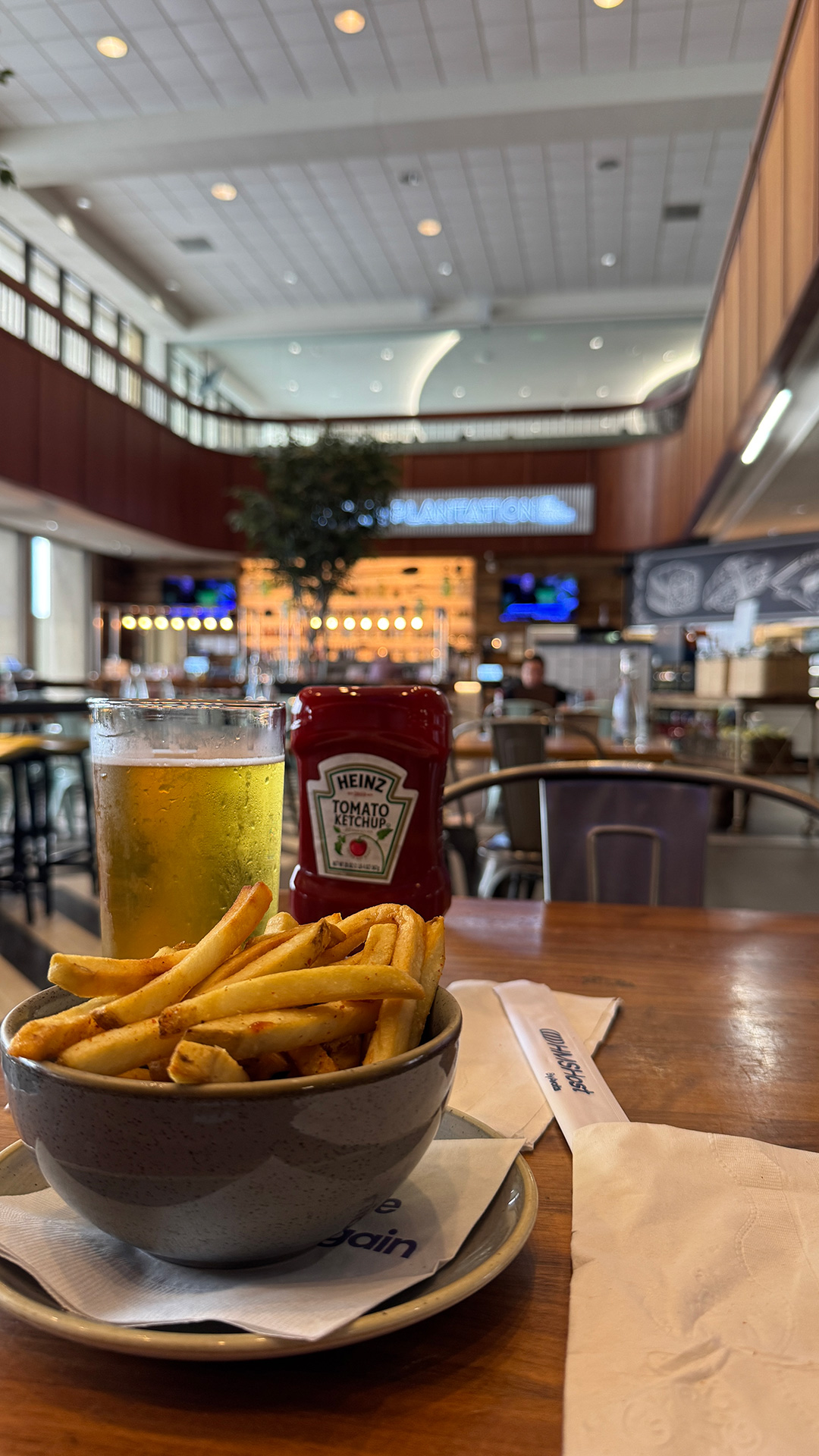 フライトまでの小一時間に。