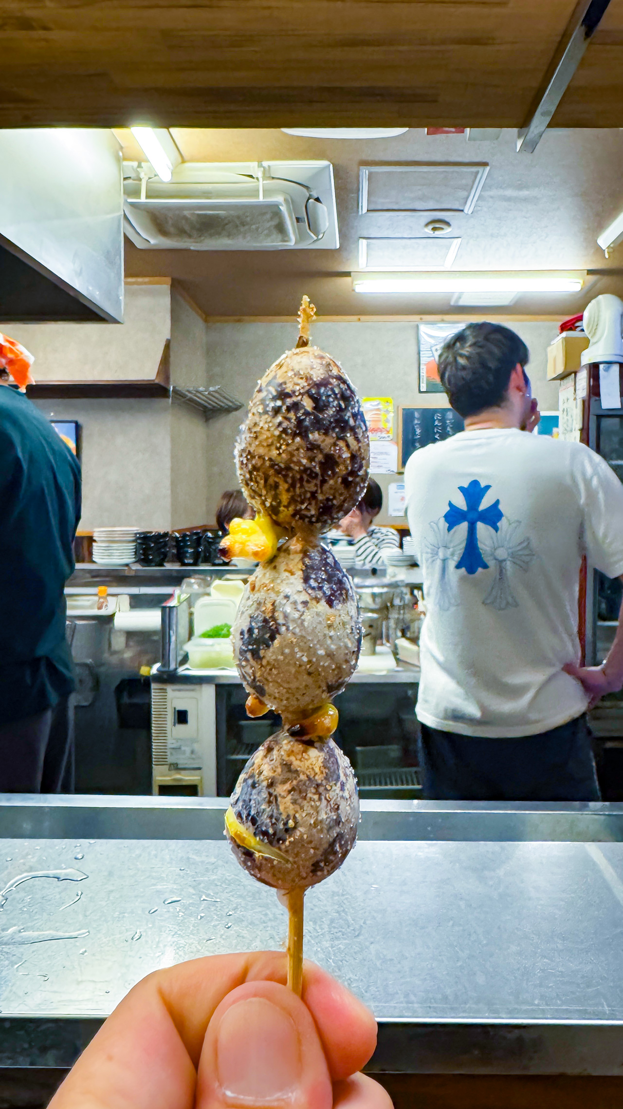 生ホッピーとうずらの玉子の室蘭焼き。