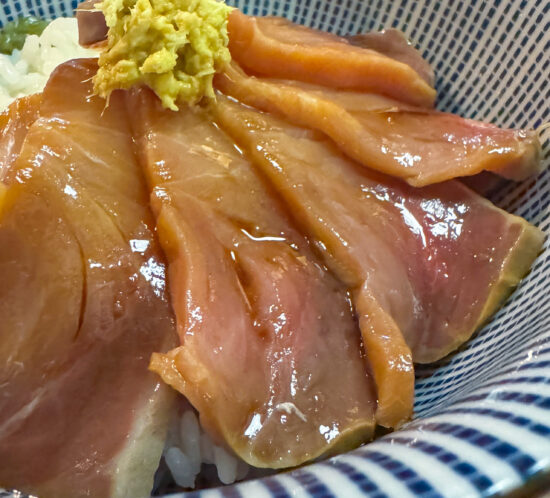 ハマチ漬け丼。