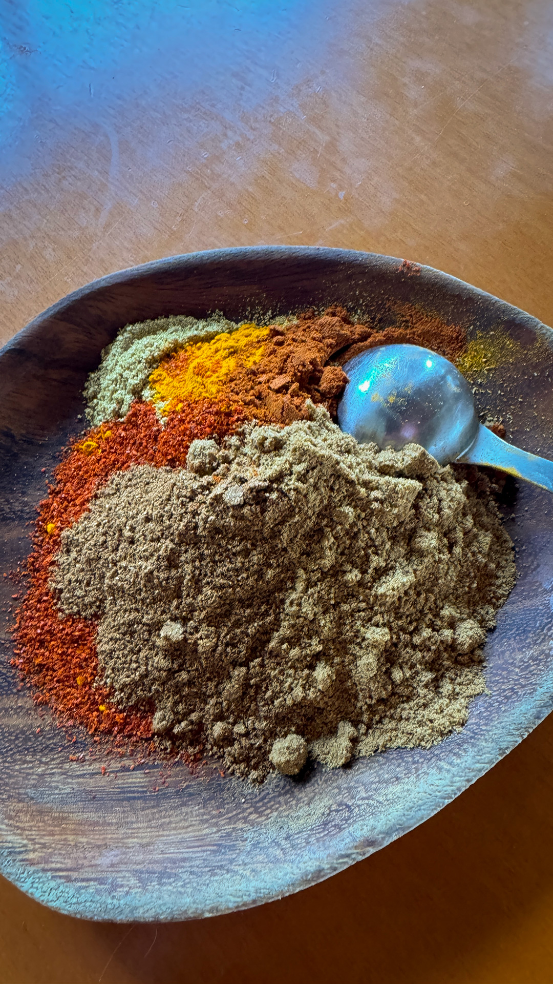 磯の香りとスパイスが爆発する旨味特化型和風カレー。