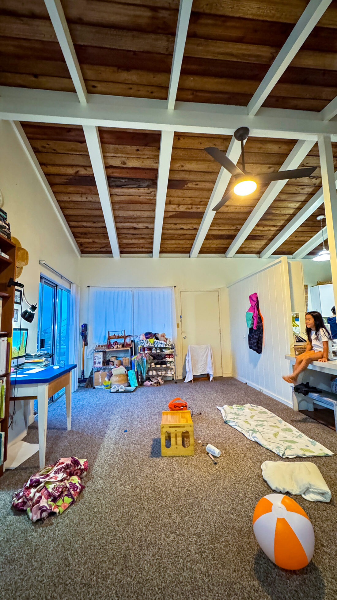 子どもがテレビを見るときの適切な距離とは？