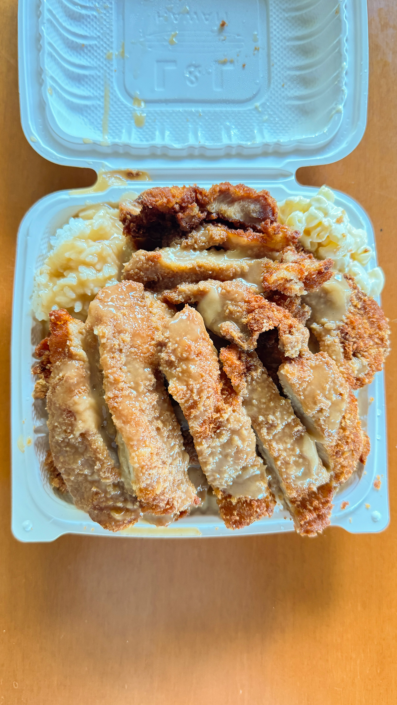 蓋が閉まらないL&L Drive-Innのチキンカットレット