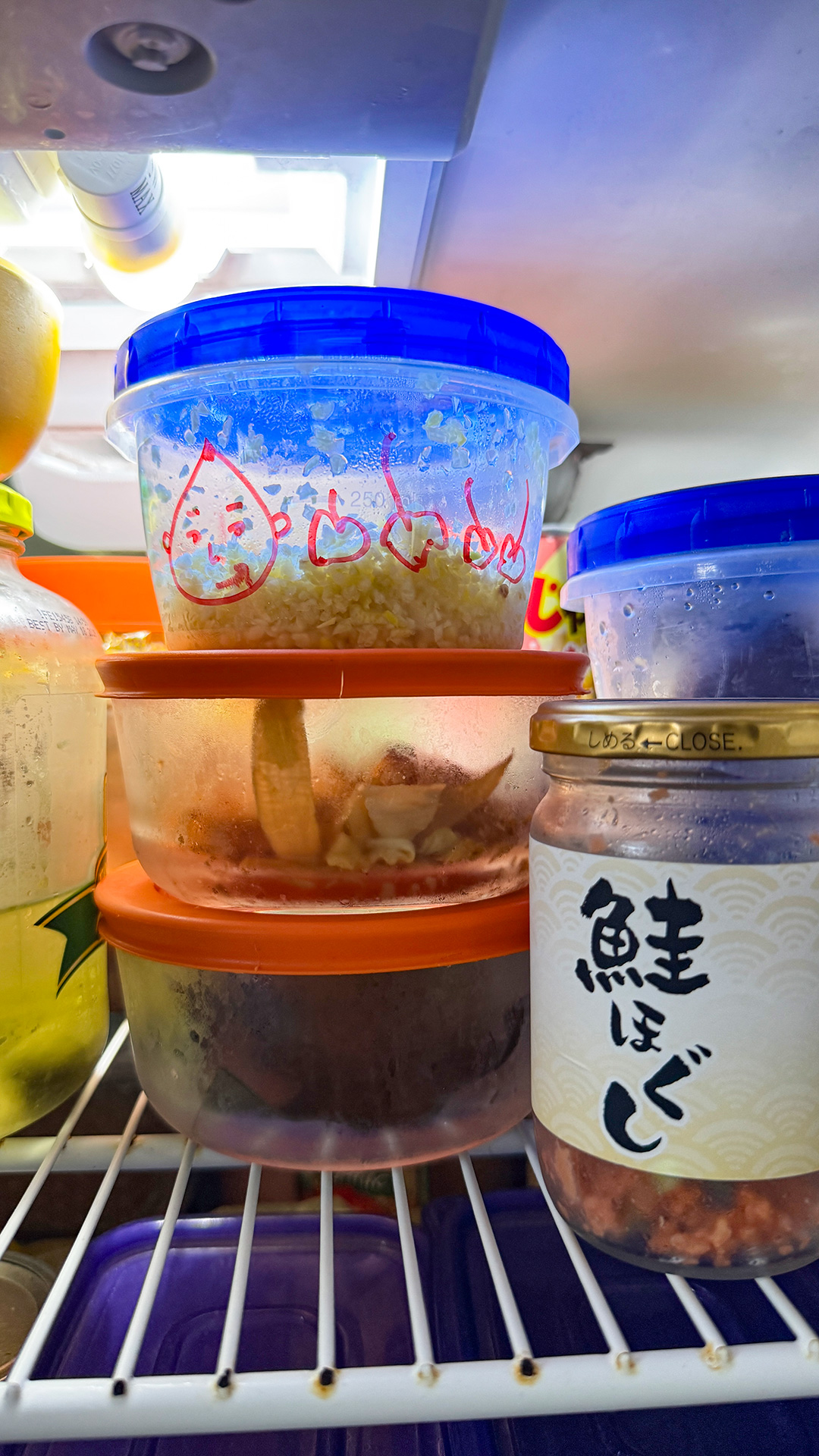 ニンニクの容器に永沢。