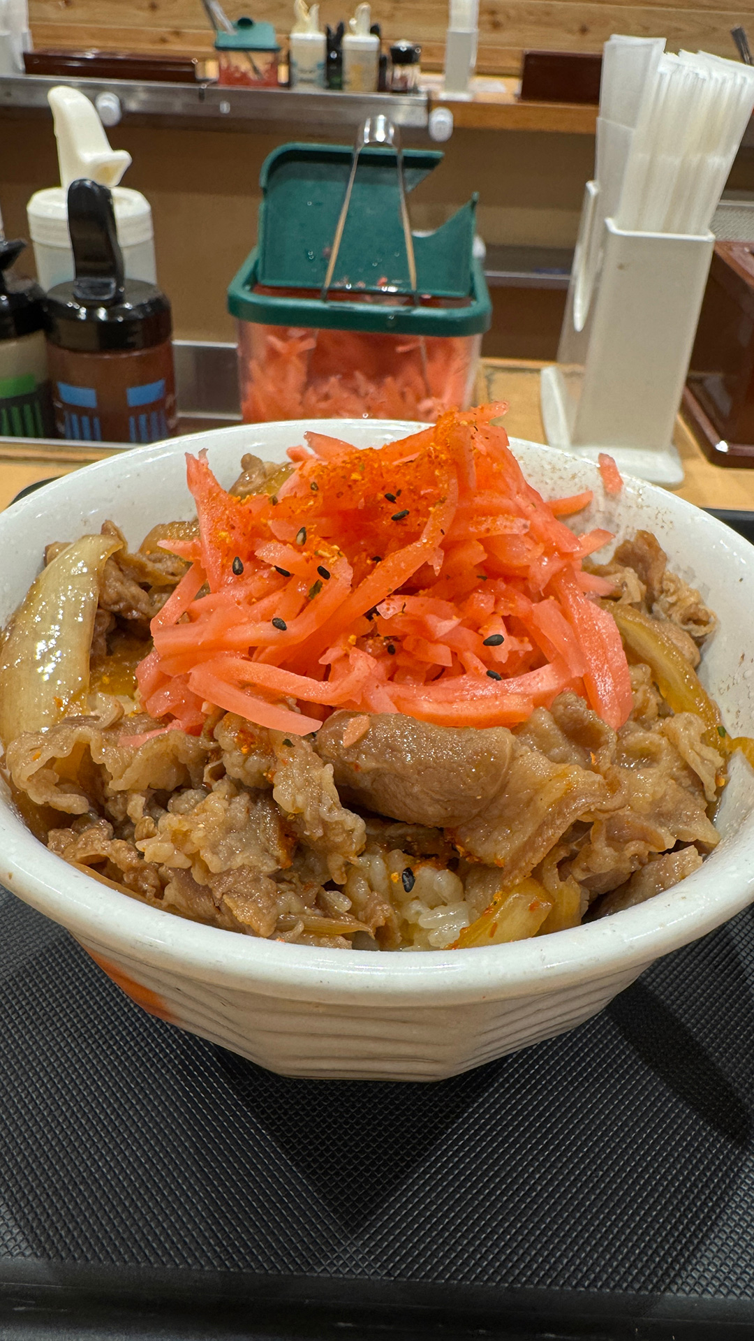 松屋の牛丼とロゴの秘密。 松屋の牛丼とロゴの秘密。